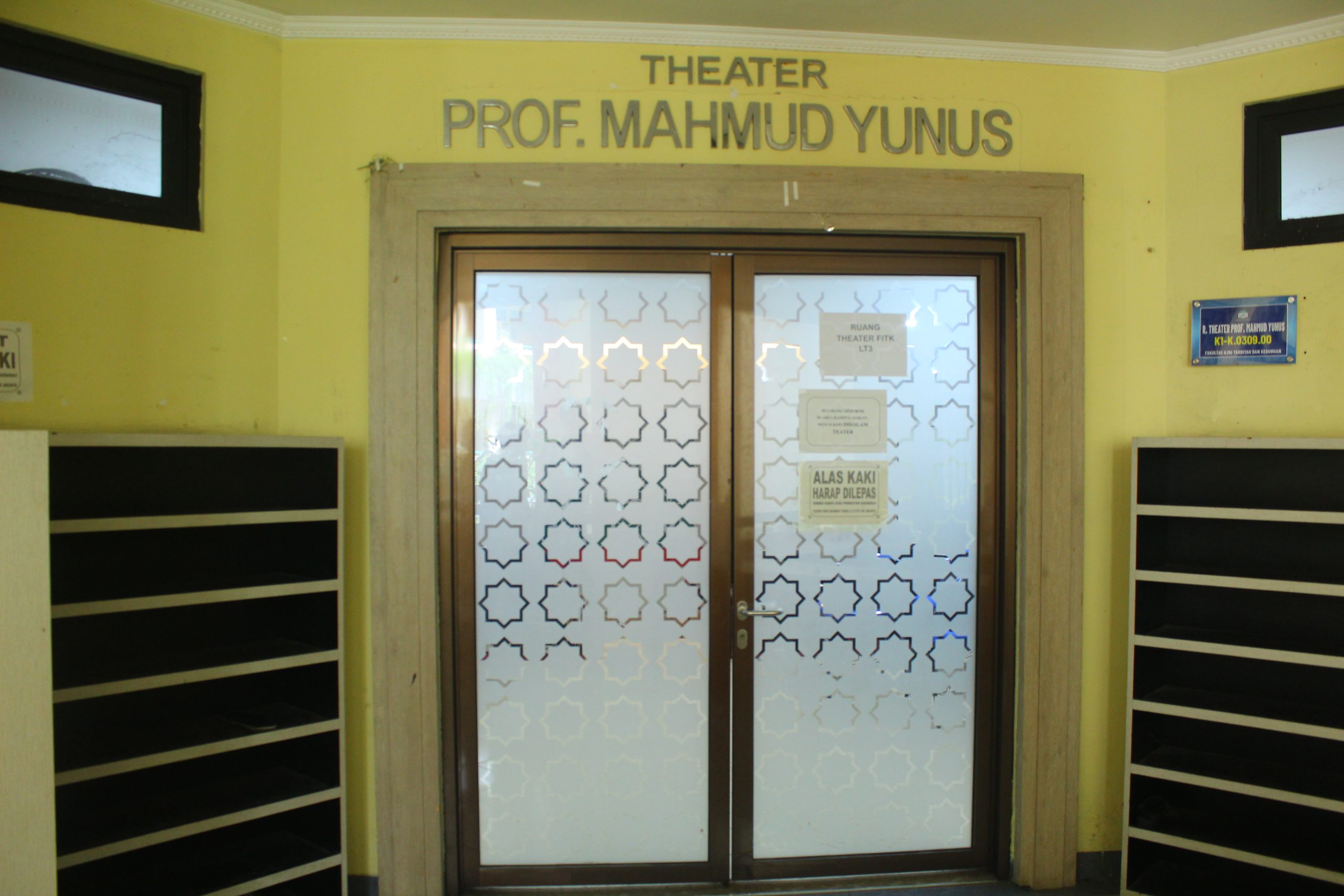 Ruang Teater Prof Mahmud Yunus