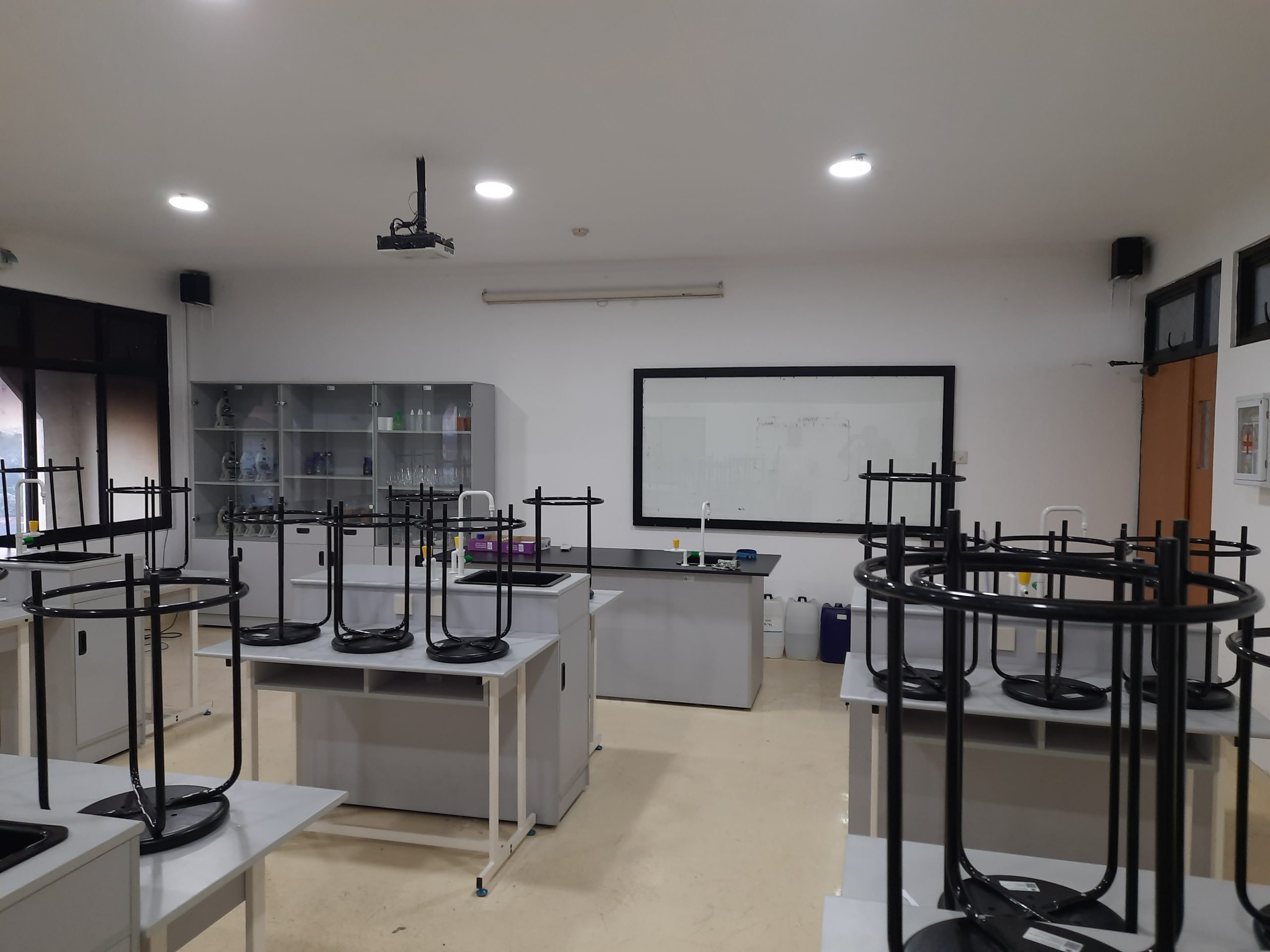 Laboratorium Mikrobiologi